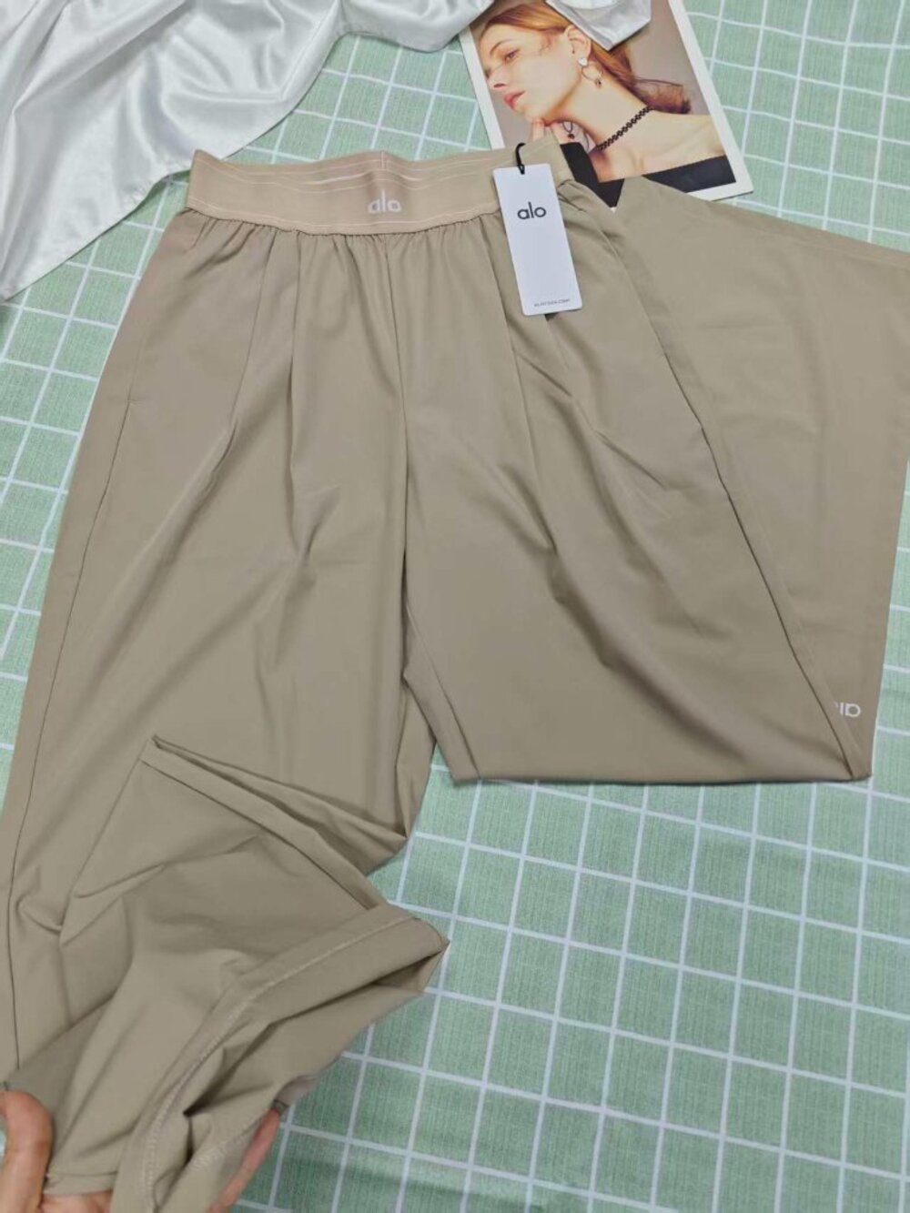 NWT💼😀ALO Yoga Suit Up Trouser Gravel | Office Chic Wide Leg Pants (Regular) - Picture 2 of 9